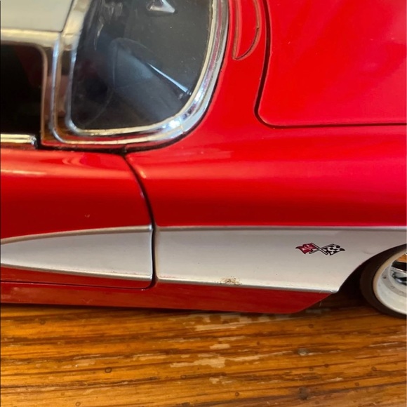 Jada Big Time Muscle Red 1957 Chevy Corvette - Picture 11 of 12